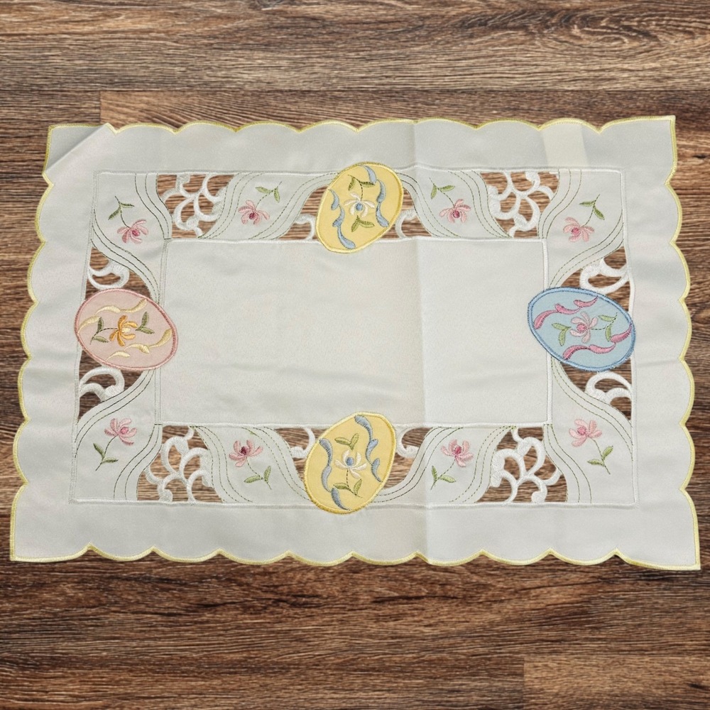 Wimpole Street Creations Embroidered Easter Eggs 4 Pc Placemats - New